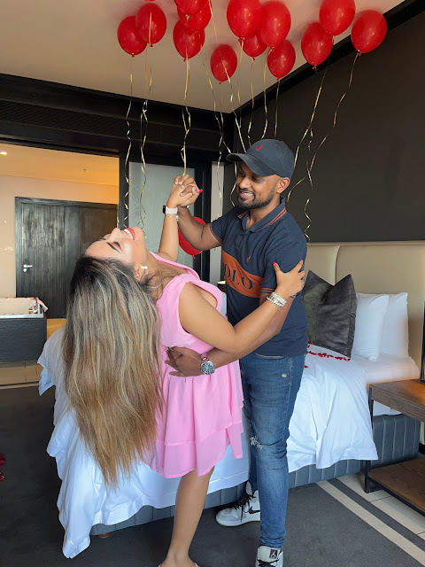 Captivating Valentine's Day retreat at The Capital Zimbali: Featuring breakfast, chocolate heart, and an enchanting dinner option.